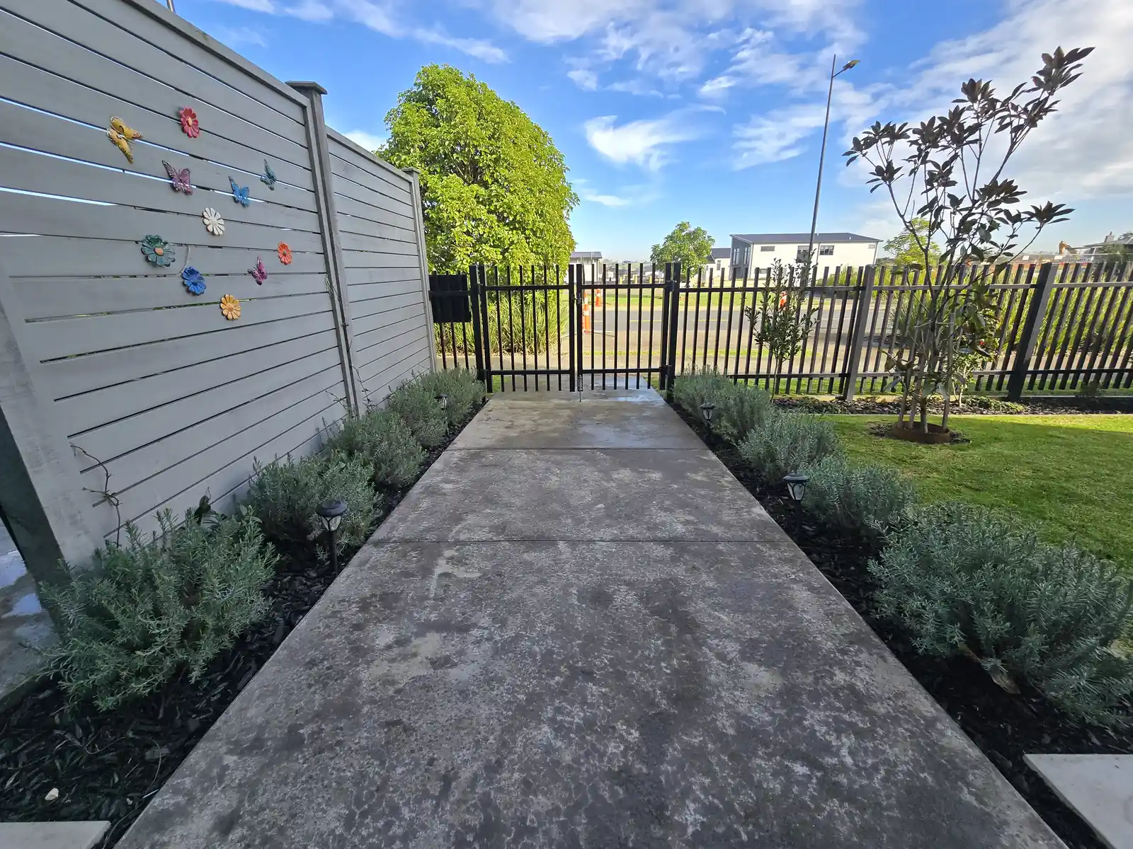 Garden planting and mulching completed, South Auckland