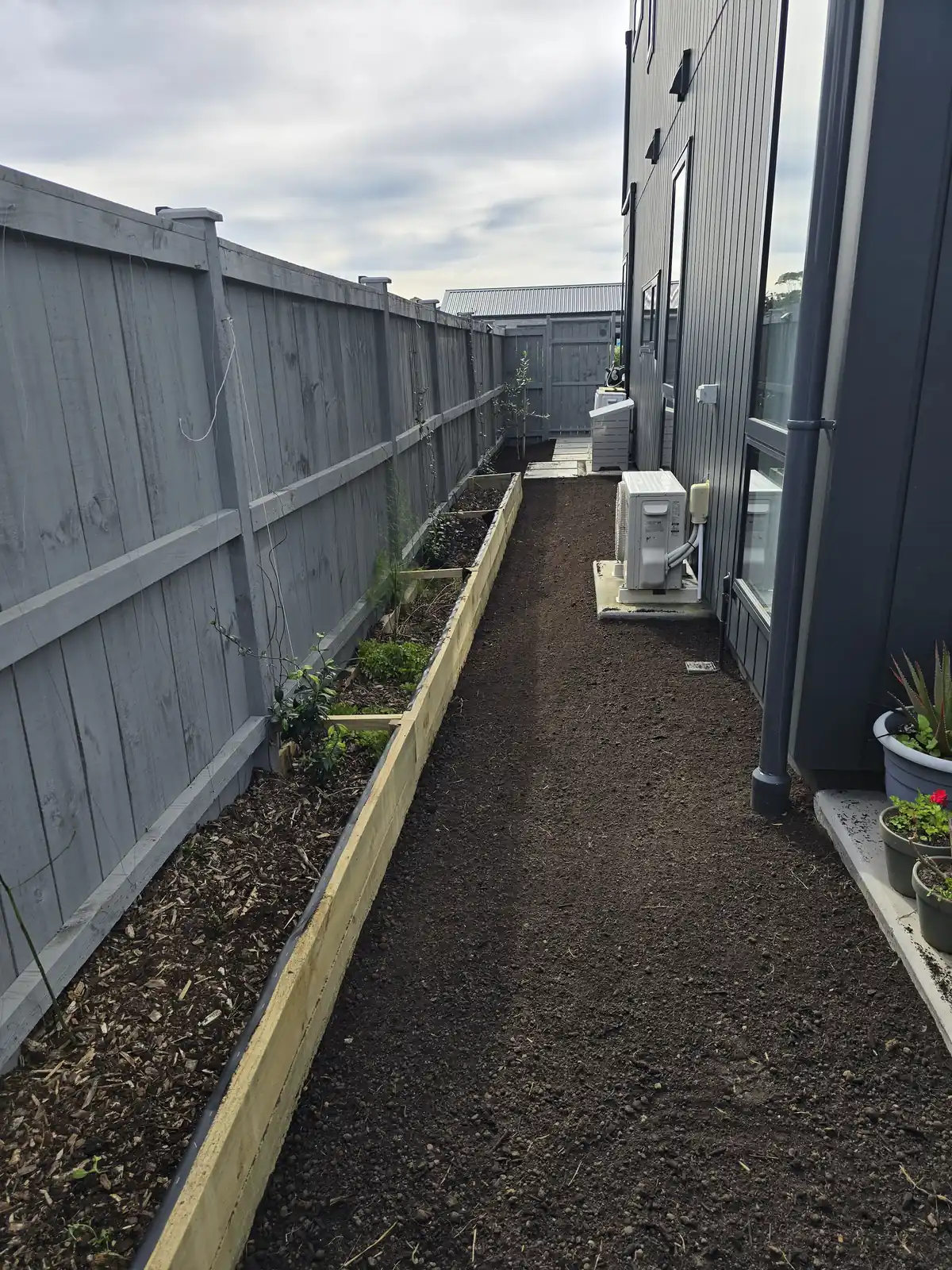 Garden planting and mulching completed, South Auckland